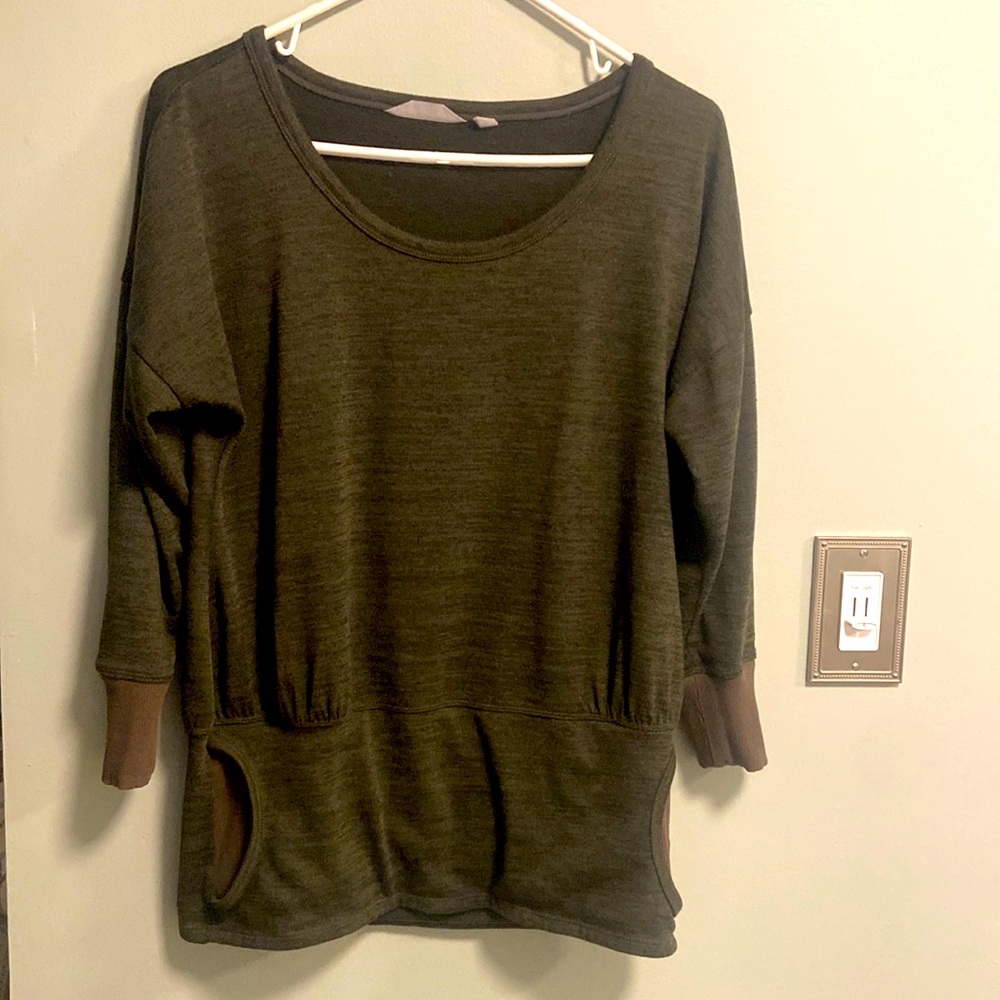 Athleta sweater Small